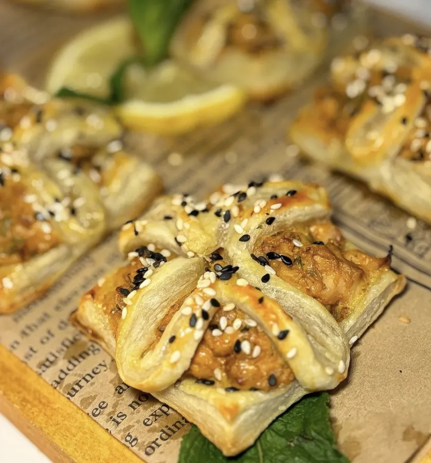 Pâtisserie feuilletée au sésame, vue rapprochée